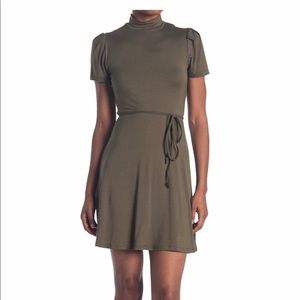 RDl Style -Mock Short olive Sleeve Belted Dress M
